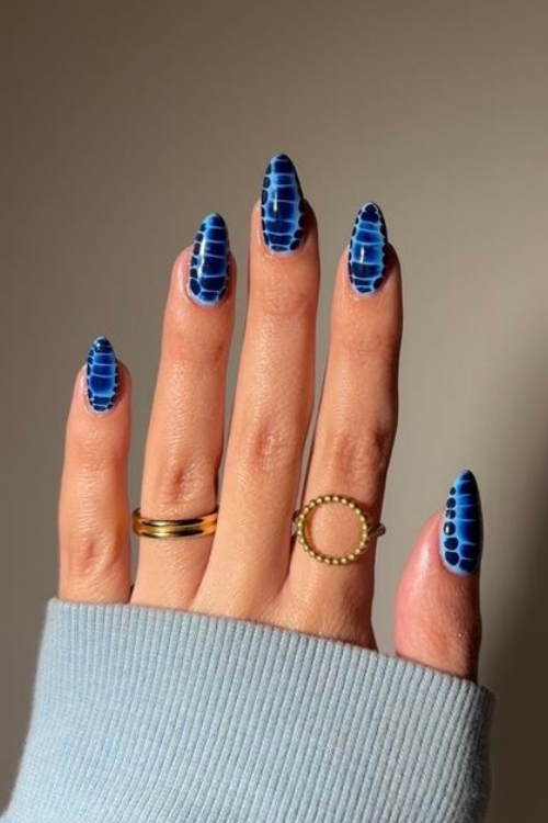 blue nails