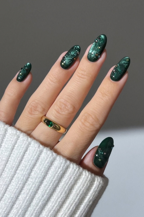 green christmas nails